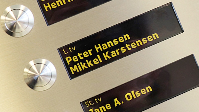 Digitale-navne-displays_800x450 Digital dørstation med navne-displays, der opdateres online