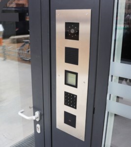 Modulopbygget MIx dørtelefon med kamera og læser
