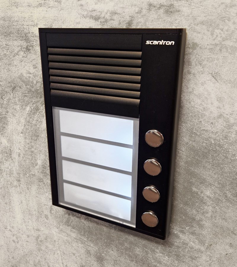 PAK dørstation i sort eloxeret aluminium 2