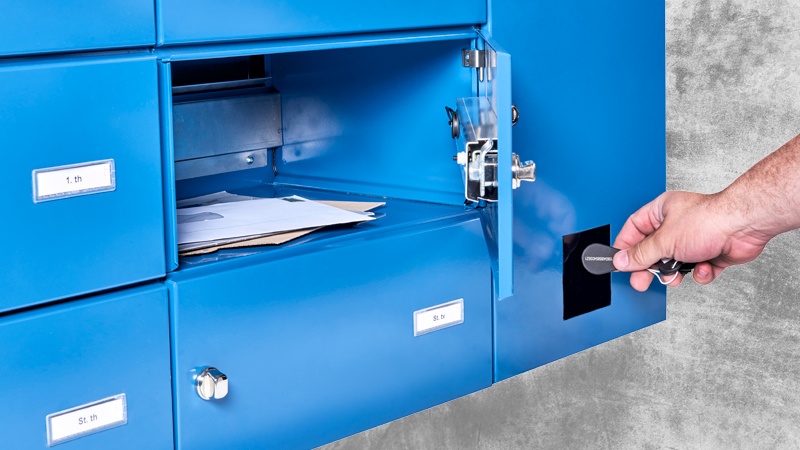 Serie610-med-postkasser_800x450 Serie 610 dørstation til vinduesfyldning med postkasser