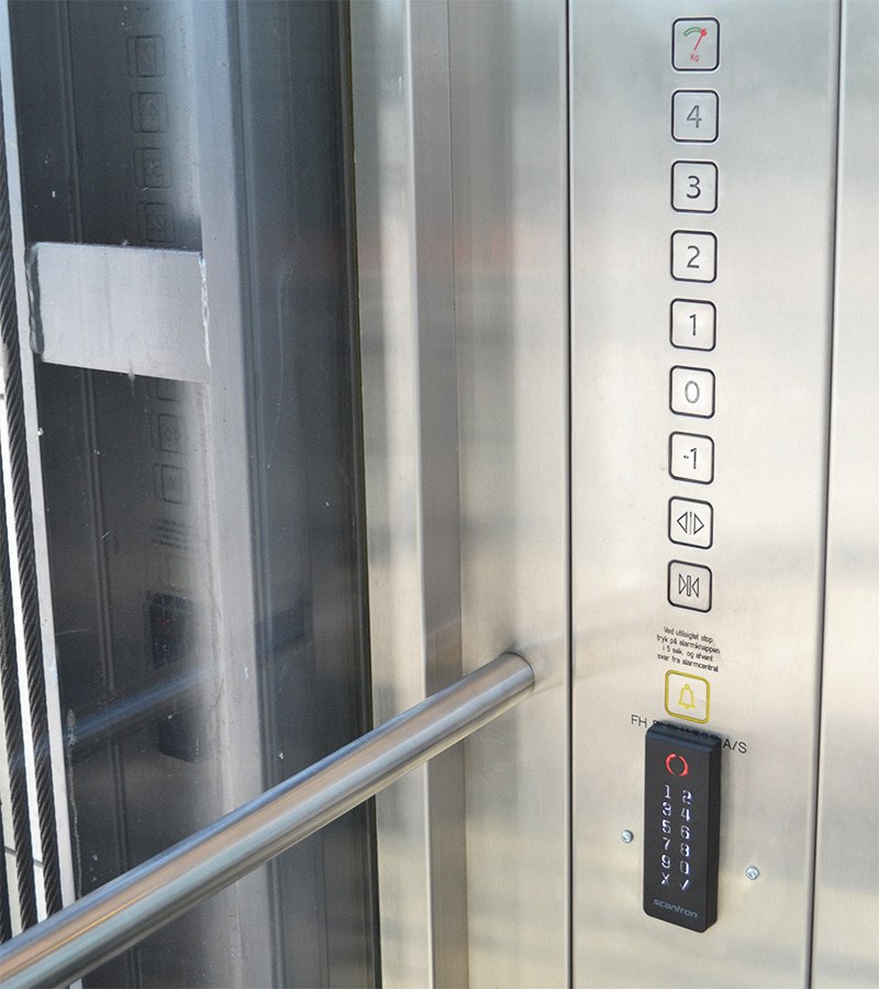 adgangskontrol i elevatoren