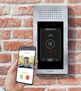IP dørtelefoni - døråbning via app og lejlighedsterminal
