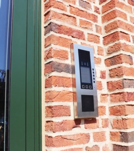 Digital dørstation med display