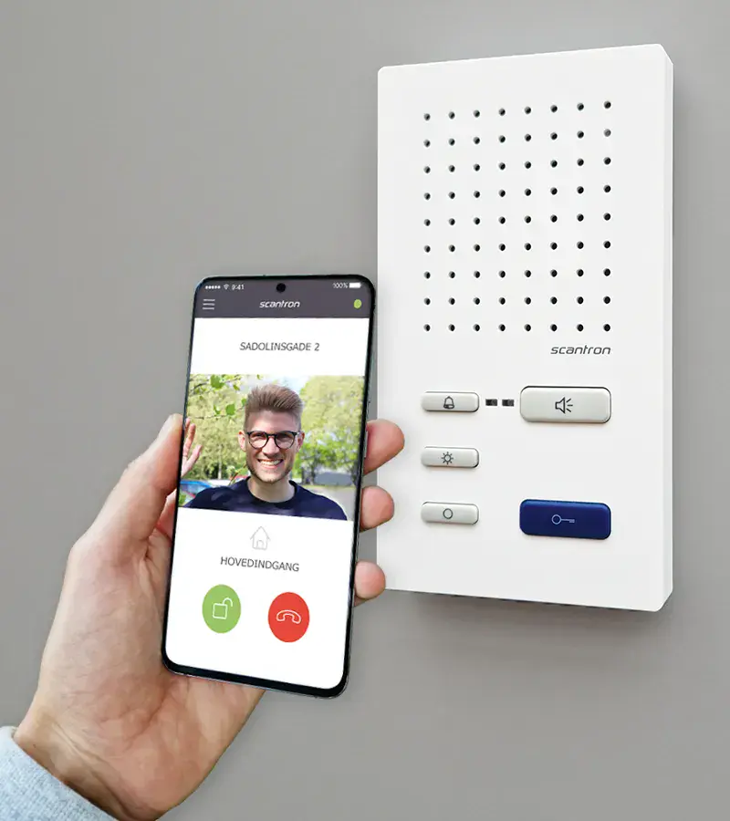 Kombinér app og et fysisk svarapparat i lejligheden, som svarmuligheder i dørtelefoni